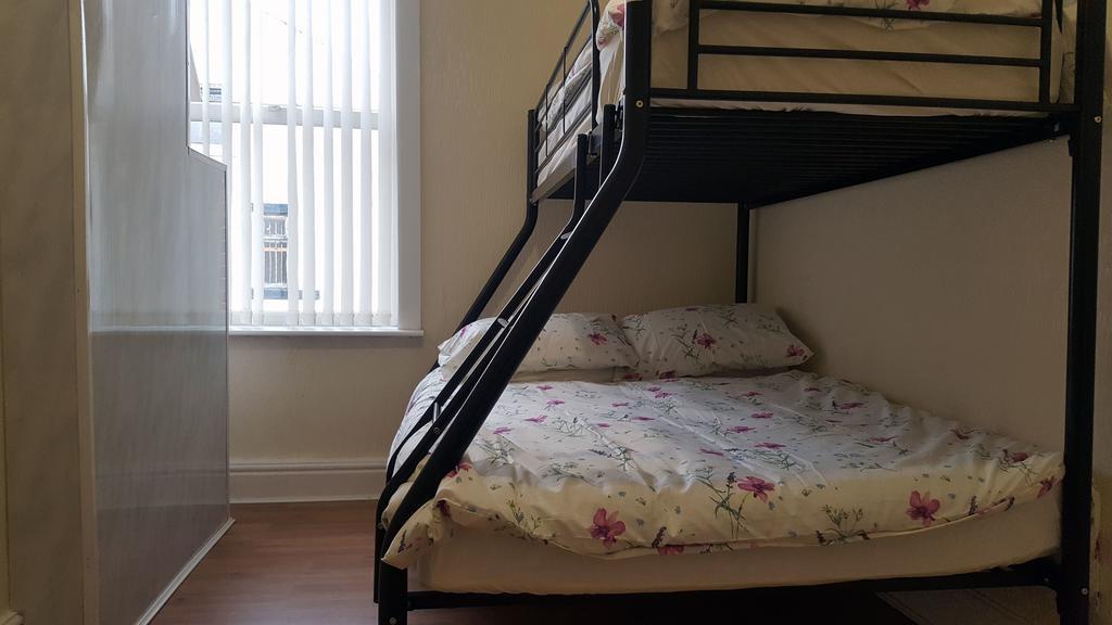 Villa Charles Street à Blackpool Extérieur photo